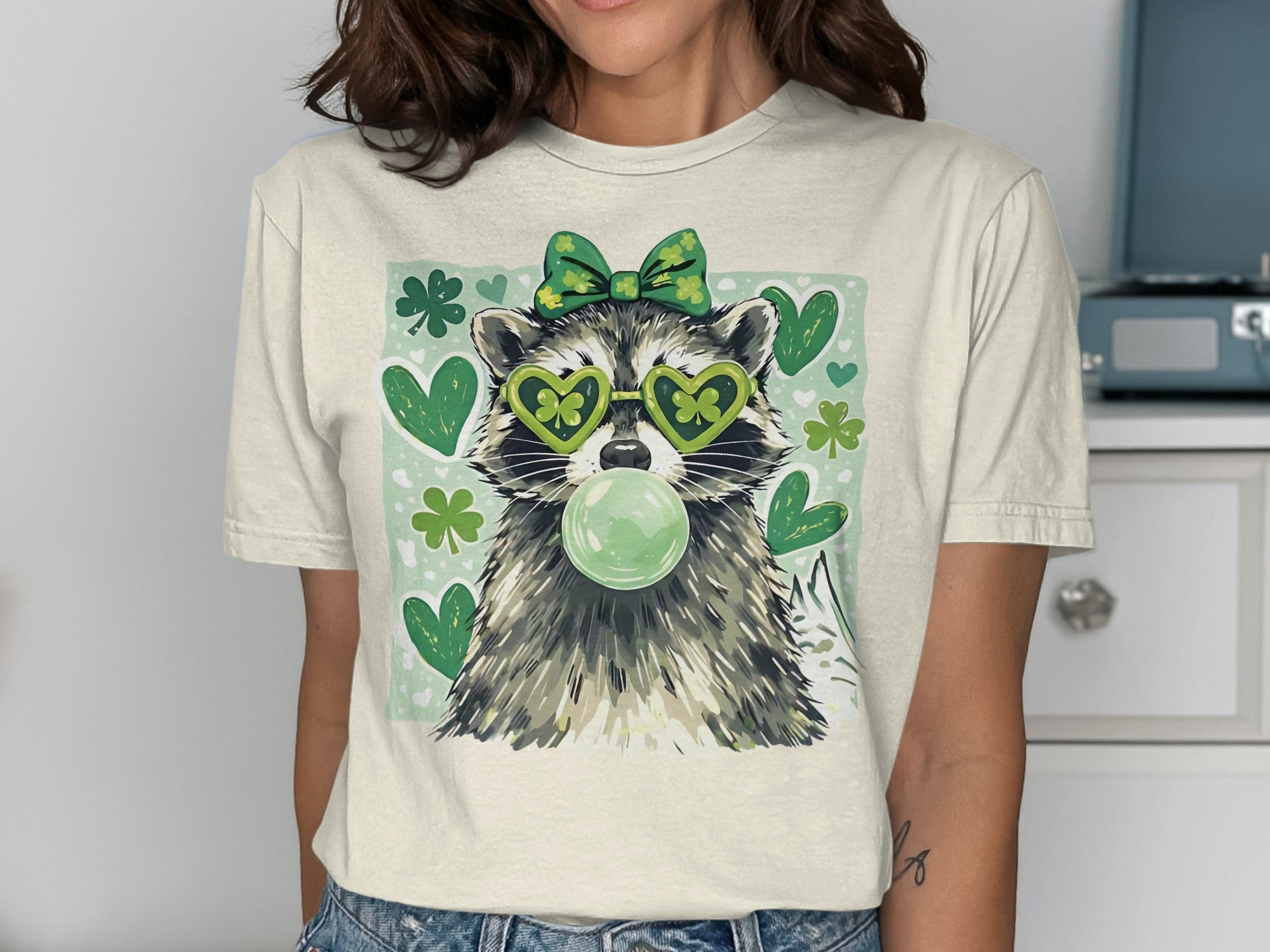Raccoon Shamrocks Heart Glasses Green Bubble product type