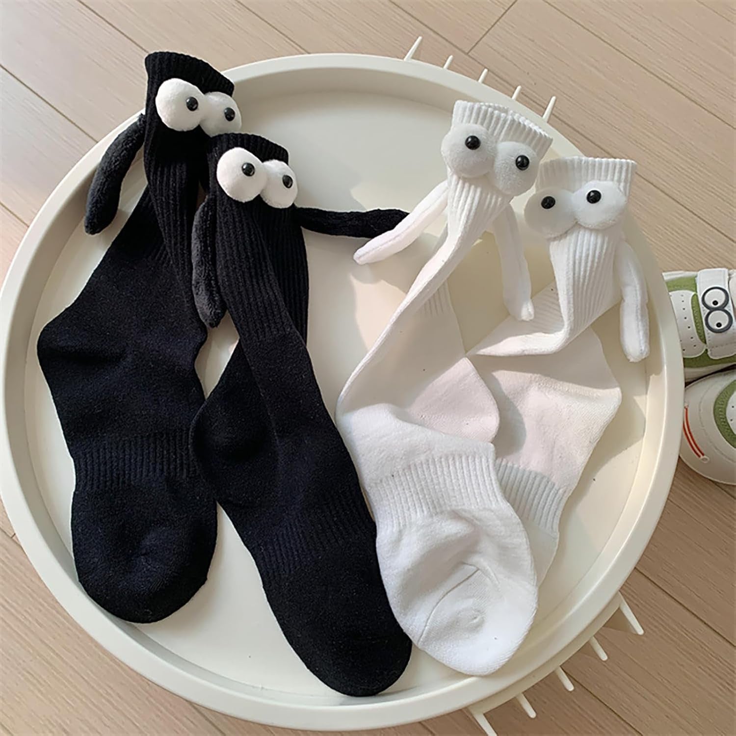 SockMates - 2 Pairs Magnetic Holding Hands Socks