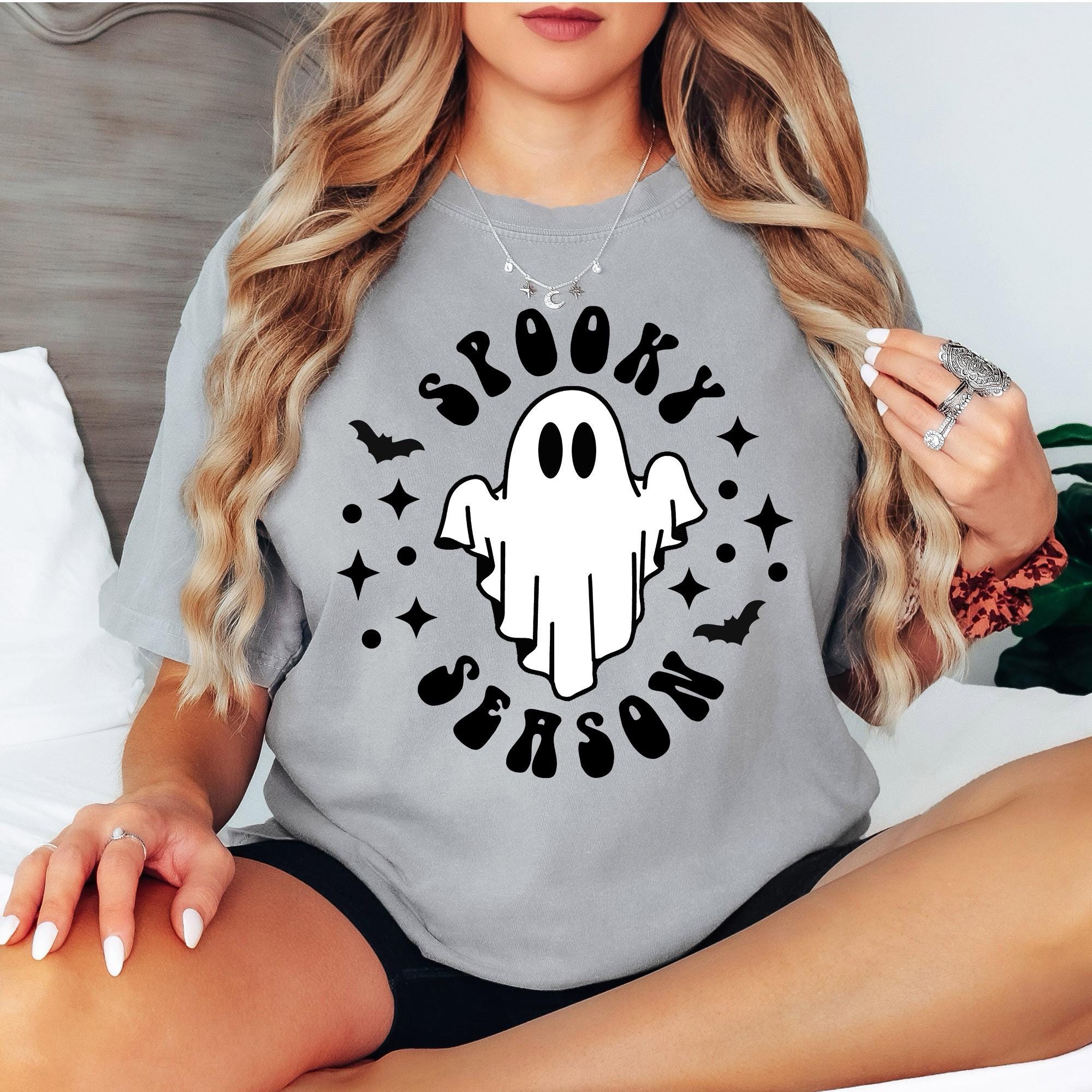 Halloween T-Shirt, Cute Ghost Graphic Tee, Women's Spooky Season Retro Vintage Top, Fall Fashion, Halloween Costume Shirt