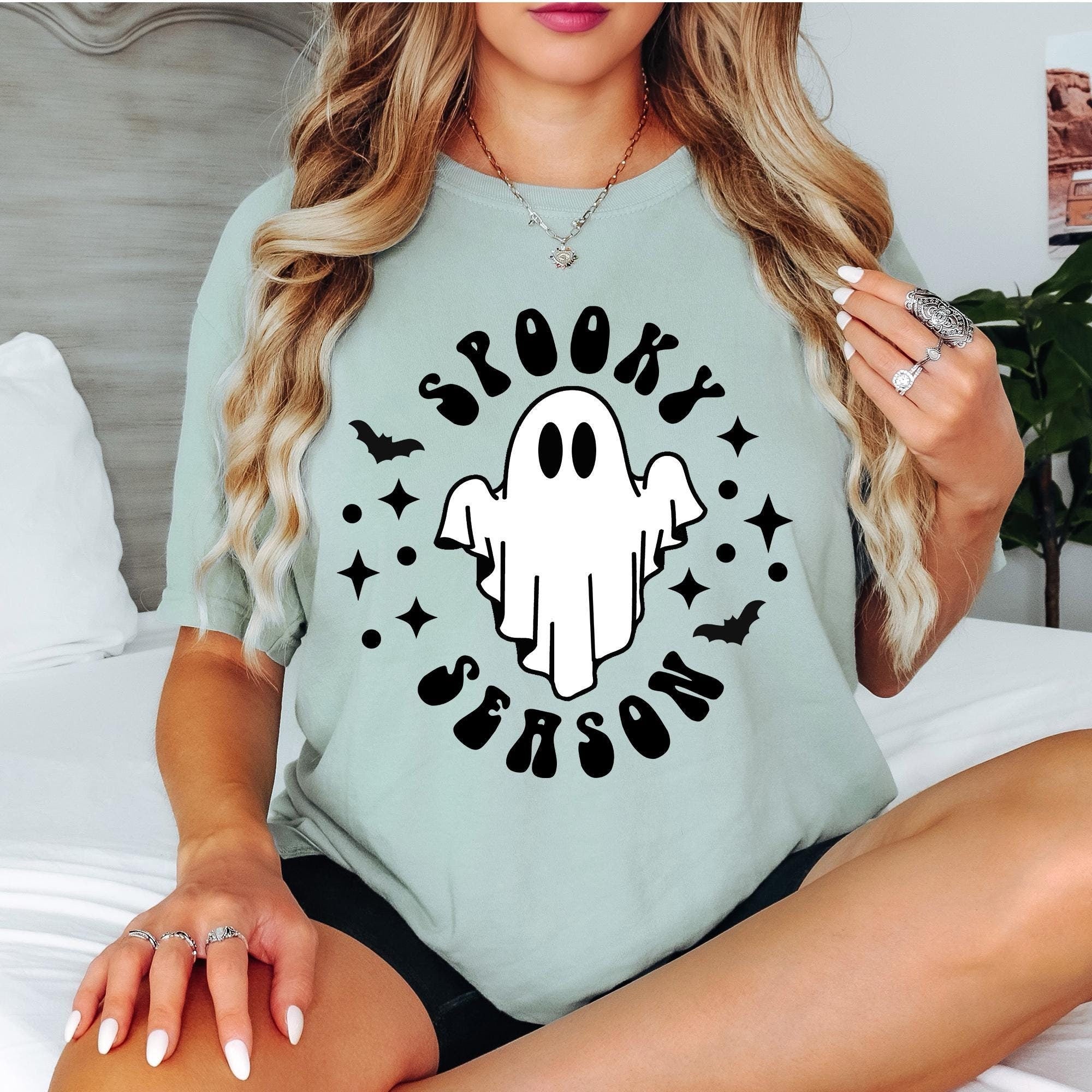 Halloween T-Shirt, Cute Ghost Graphic Tee, Women's Spooky Season Retro Vintage Top, Fall Fashion, Halloween Costume Shirt