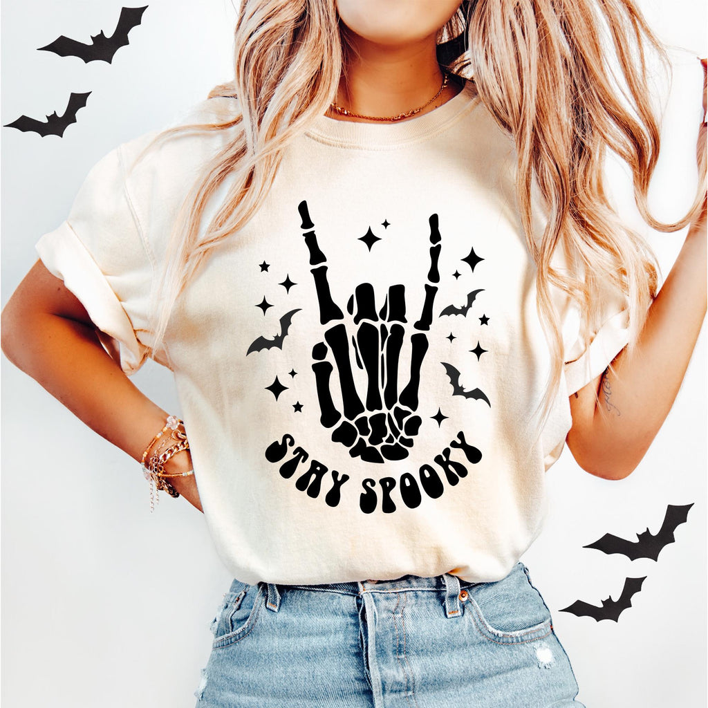Retro Halloween Shirt - Vintage Skeleton Graphic Tee - Spooky T-Shirt for Women- Halloween Party Costume Top