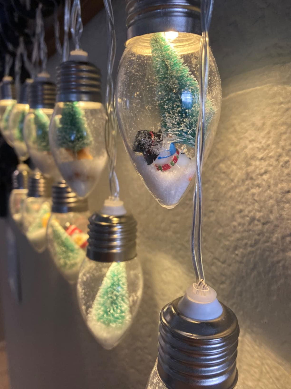 Christmas Snow Globe String Lights – Festive LED Fairy Lights with Mini Christmas Trees, Winter Wonderland Indoor Decor for Holiday Season