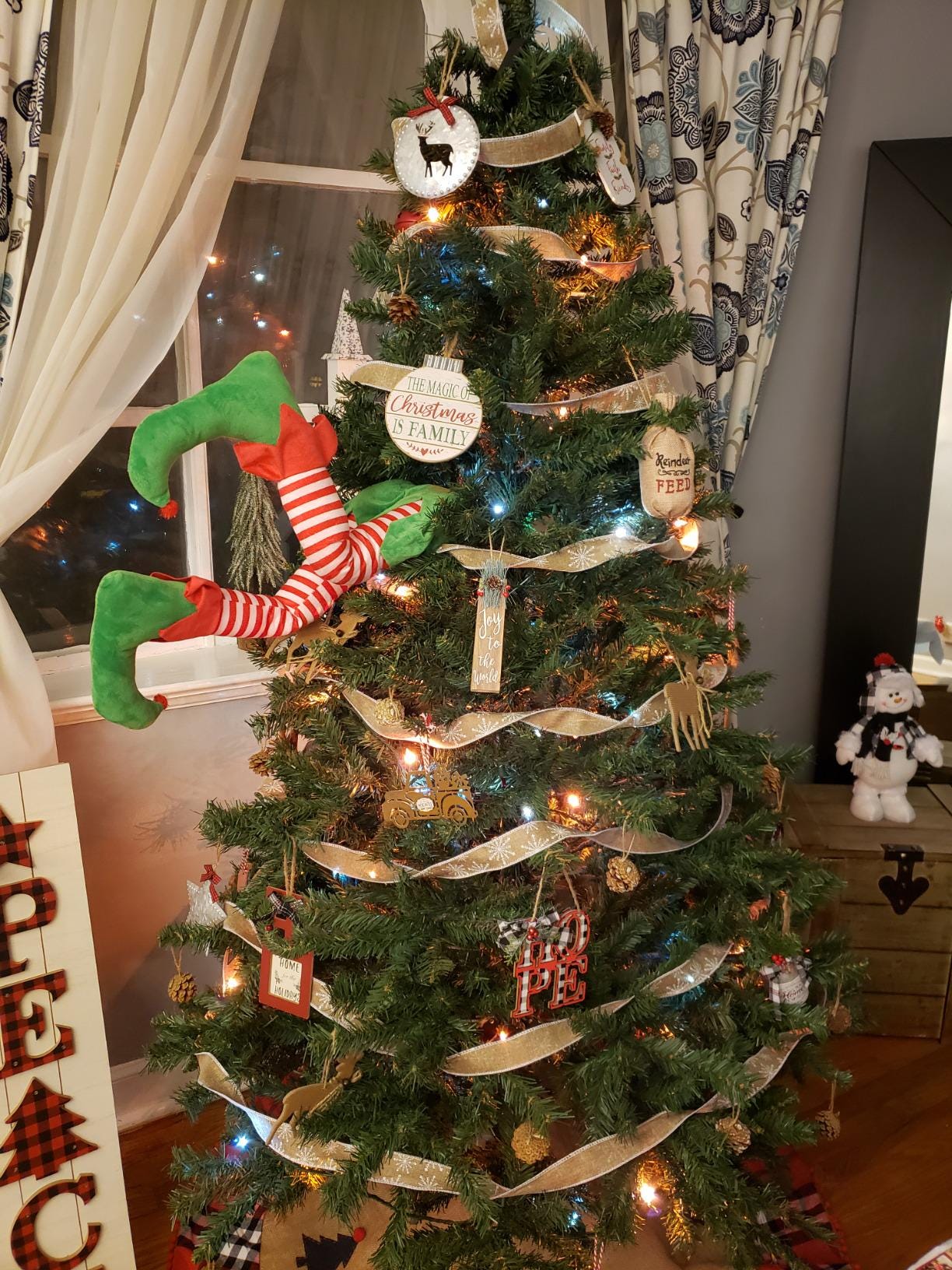 Christmas Tree Elf Legs Decoration – Funny Holiday Ornament for Xmas Tree Decor, Striped Elf Leg Insert, Whimsical Indoor Decoration