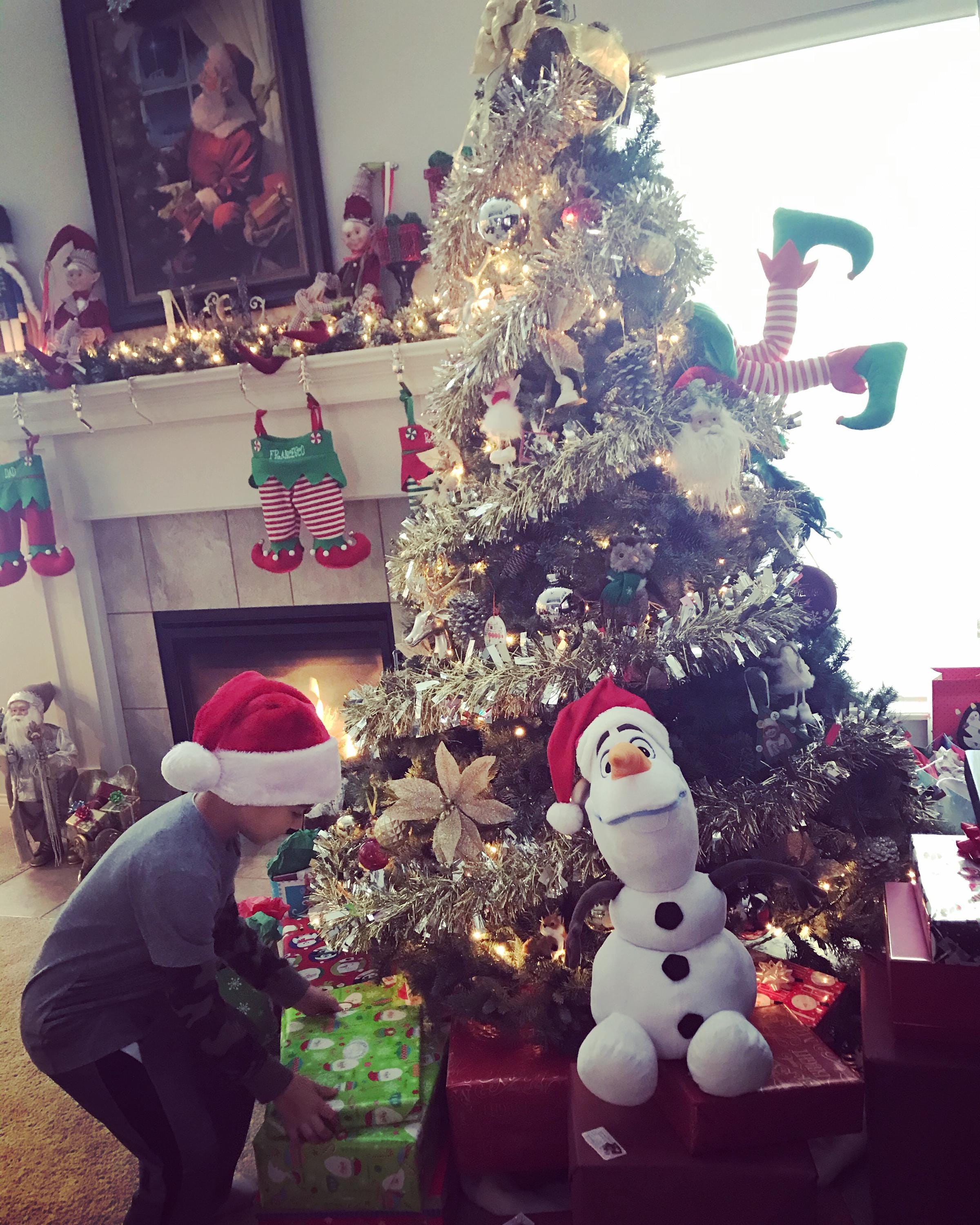 Christmas Tree Elf Legs Decoration – Funny Holiday Ornament for Xmas Tree Decor, Striped Elf Leg Insert, Whimsical Indoor Decoration